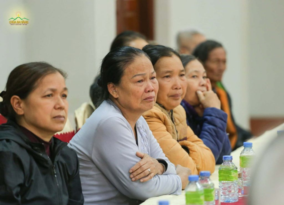Phật tử xúc động khi nhớ lại những ngày đầu khó khăn khi Sư Phụ mới về chùa