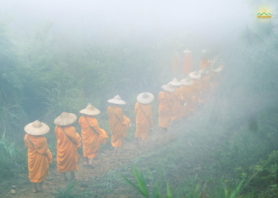 Xuất gia là rời bỏ ngôi nhà tại gia để vào chùa tu tập