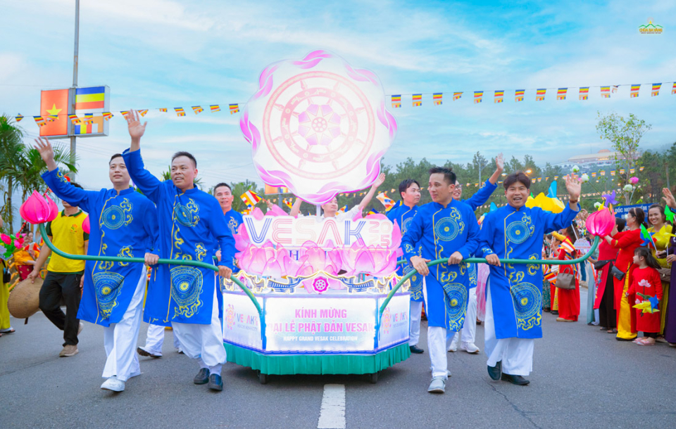 kinh-mung-Phat-dan