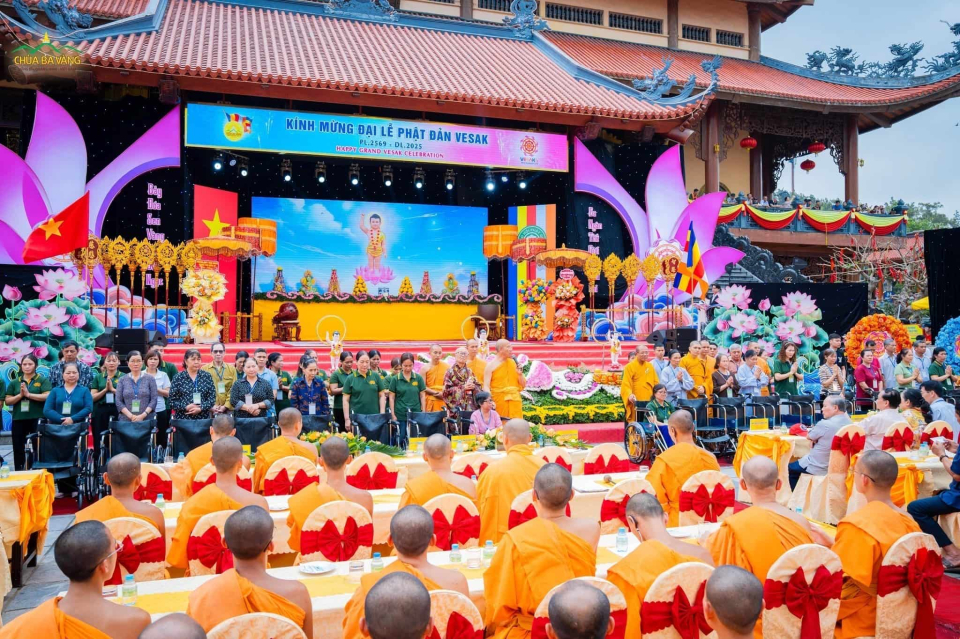 Hy vọng, những phần quà ý nghĩa này sẽ phần nào tiếp thêm nguồn động viên tích cực cho các gia đình vượt qua khó khăn trong cuộc sống