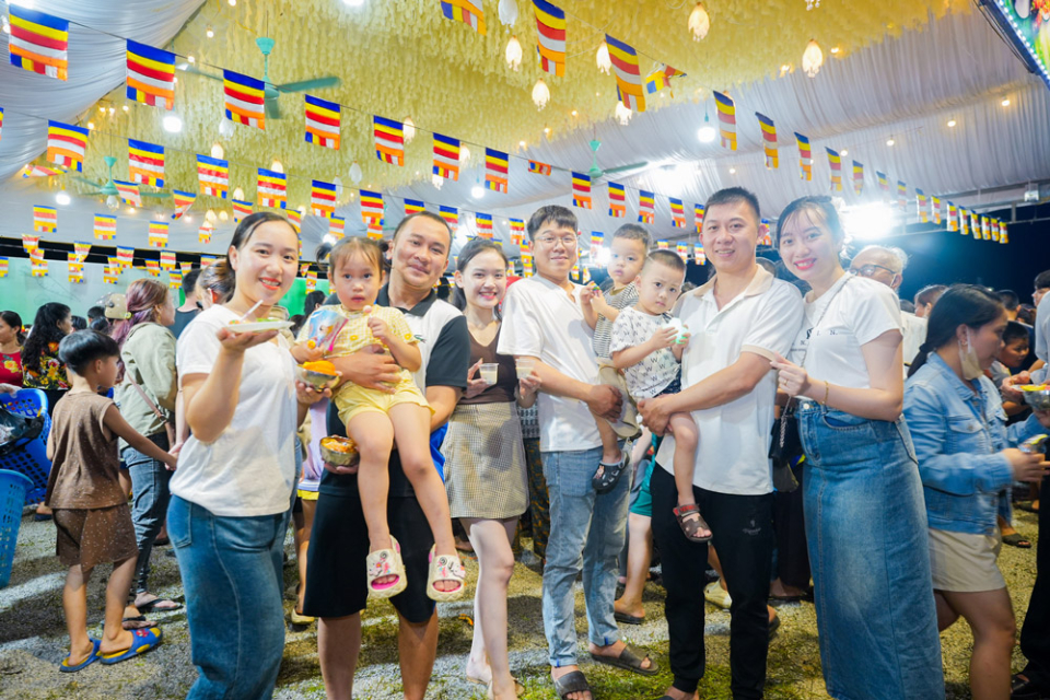 thuong-thuc-am-thuc-Tet-Phat-dan-vui-5