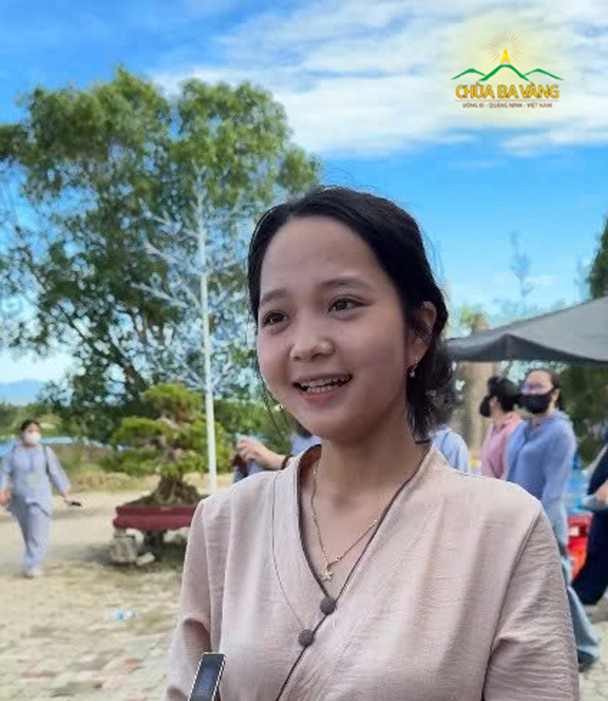 Bạn trẻ chia sẻ rằng, mình vô cùng trân trọng, tự hào khi đất nước Việt Nam được cung đón Xá lợi của Đức Phật về tôn trí