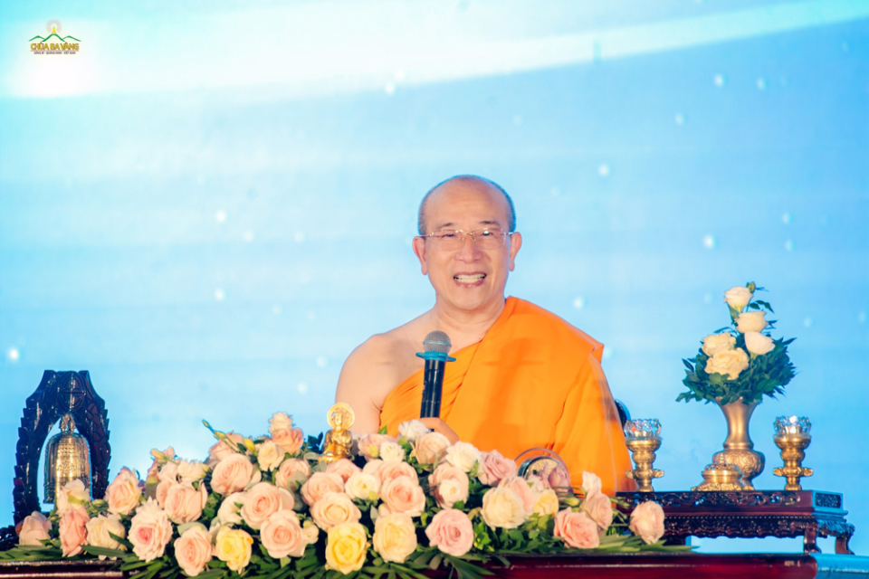 Trong ngày thứ nhất của Khóa tu mùa hè lần 1, năm 2025, Sư Phụ Thích Trúc Thái Minh đã đến với các con chủ đề: “Thực tập chính ngữ”