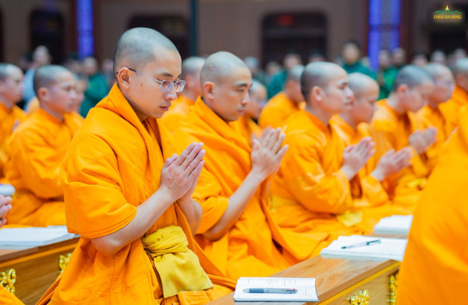 Hồi hướng công đức với tâm chân thật, rộng lớn thì phước lớn lên