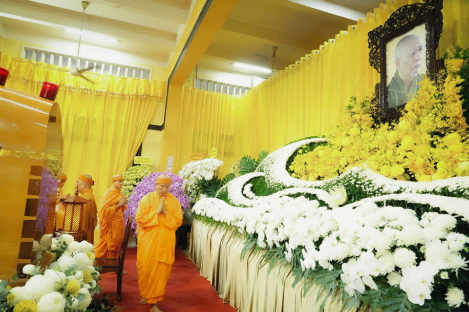 Su-phu-thanh-kinh-tuong-niem