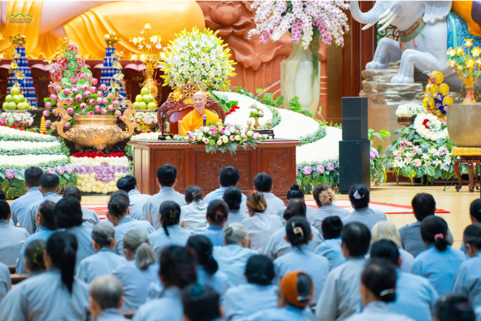 Nghe Pháp giúp chúng ta có được chánh kiến