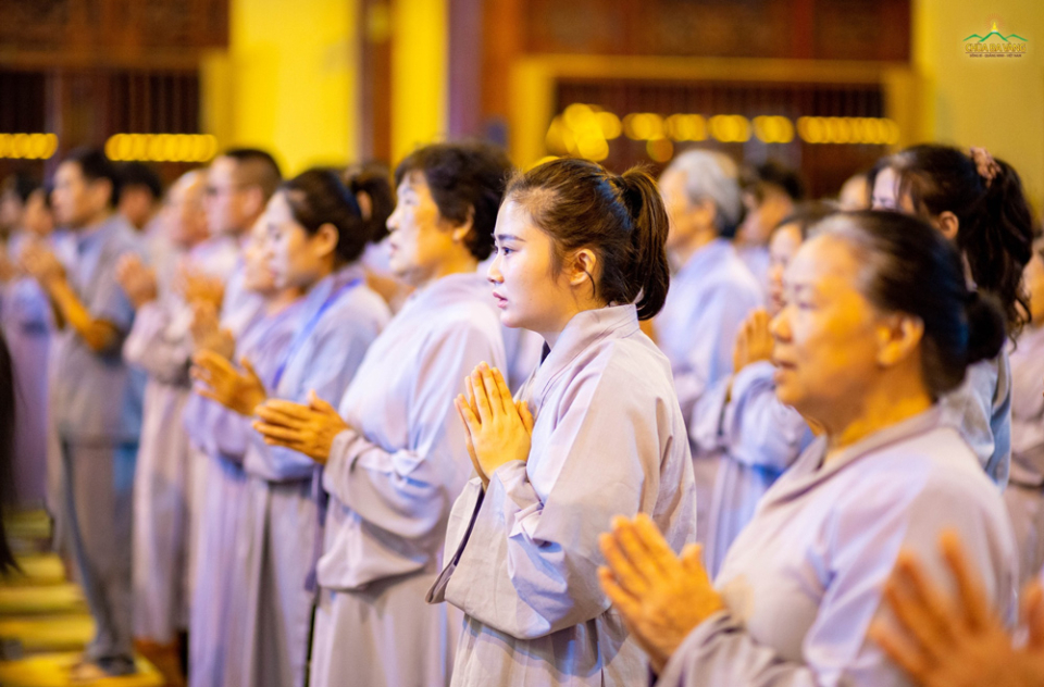 Trong Pháp đàn Lương Hoàng Bảo Sám, chúng ta vừa lễ sám hối cho mình và phát nguyện sám hối thay cho tất cả chúng sinh