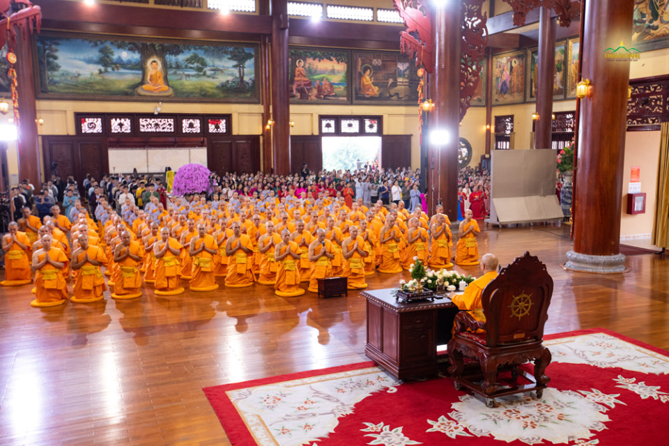 Chư Tăng Ni, Phật tử dâng lời khánh tuế Sư Phụ đầu xuân Bính Ngọ