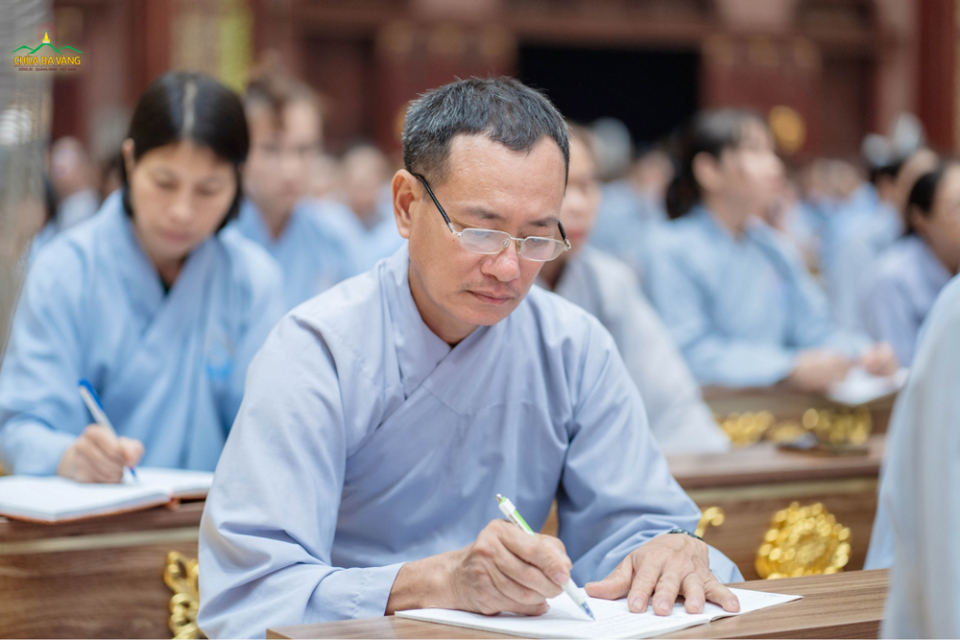 Chúng ta nên nghe học Pháp để hiểu lời Phật dạy thì việc tụng kinh sẽ mang lại lợi ích