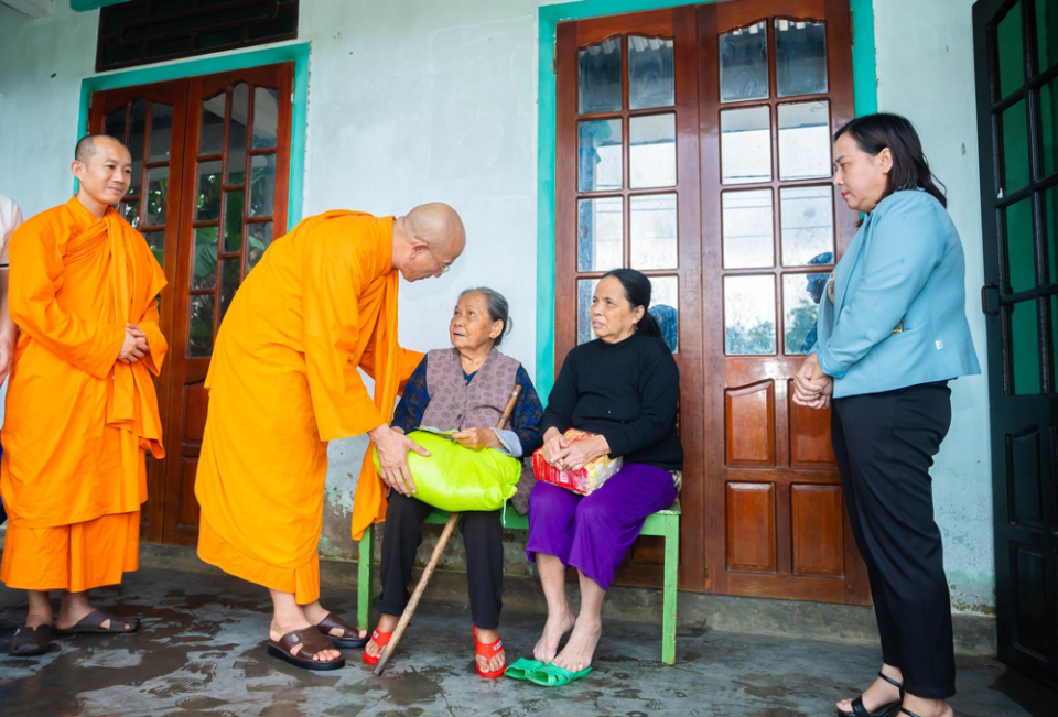 Thí tài là một trong bảy tài sản của bậc Thánh (ảnh minh họa)