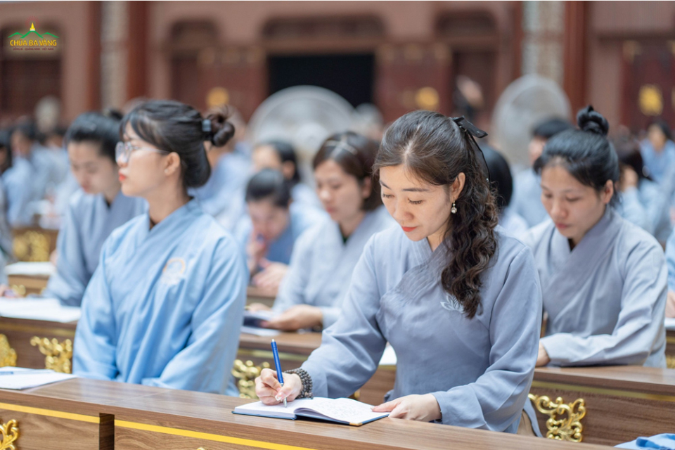 Việc tinh tấn tu học và thực hành lời Phật dạy giúp khởi được tâm xúc động với Tứ Thánh tích (ảnh minh họa)
