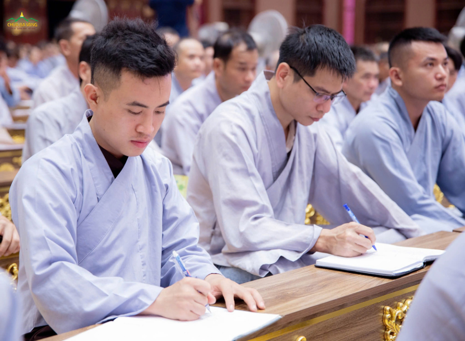 Chúng ta cần chăm chỉ nghe học Phật Pháp để đoạn trừ thân kiến, giới cấm thủ, hoài nghi