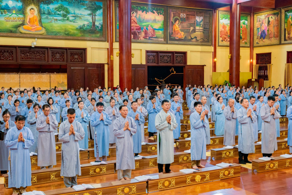 Chúng ta nên tích cực sám hối vì do bản thân đã gây tạo những nhân không thiện lành (ảnh minh họa)