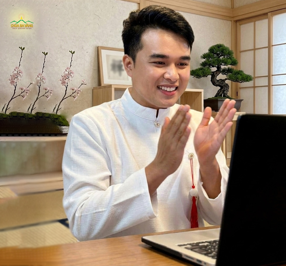 Tại Nhật Bản, bạn Nguyễn Văn Thủy tham gia hát tán dương kính mừng Phật đản qua video trực tuyến
