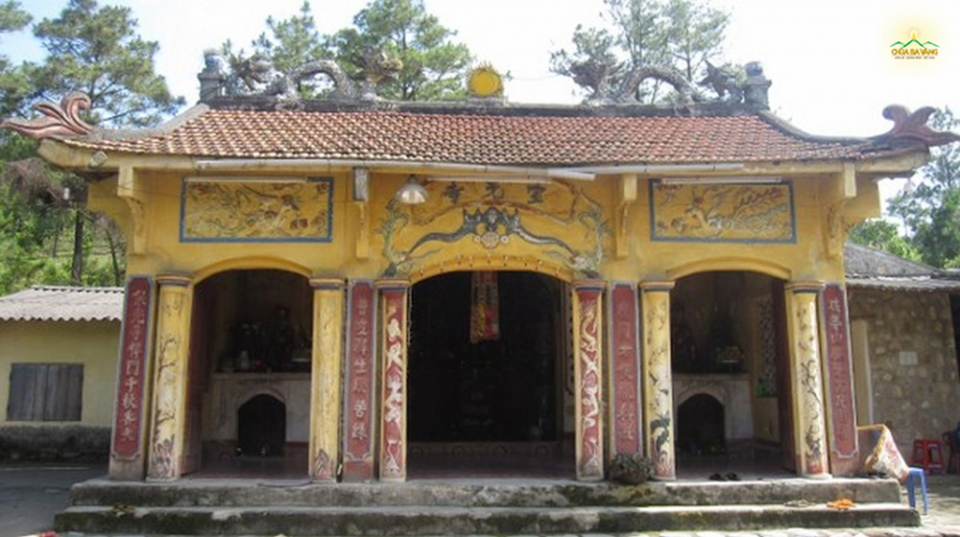 Chính điện chùa Ba Vàng cũ chỉ là ba gian nhà nhỏ