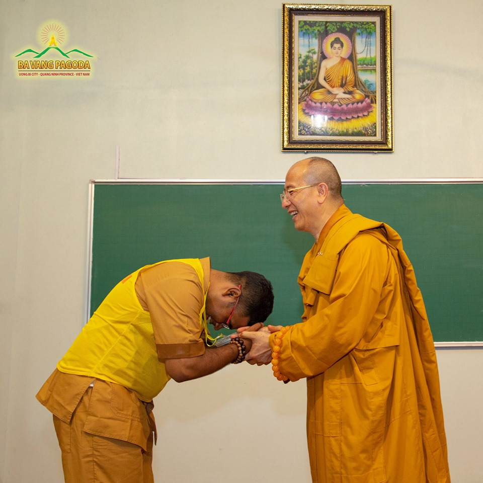 Niềm hạnh phúc của anh Siddharth Kumar (Hùng) và sự hoan hỷ của Sư Phụ Thích Trúc Thái Minh