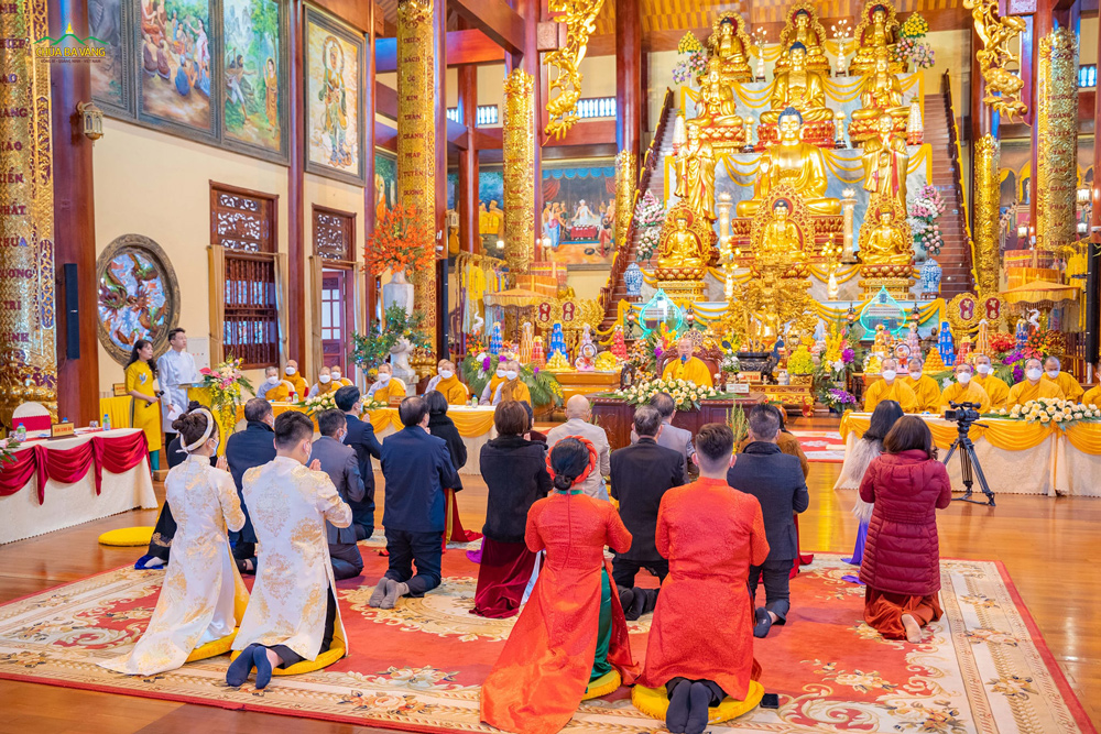Thầy Thích Trúc Thái Minh chia sẻ những lời đạo từ quý báu trong buổi lễ Hằng thuận (hình ảnh năm 2022)