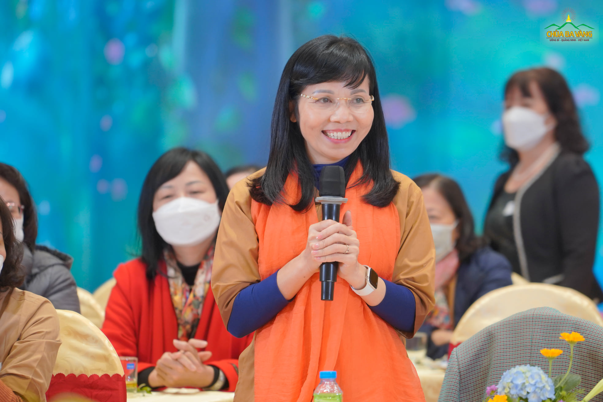 Phó Hiệu trưởng trường Đại học Kinh tế Quốc dân, Trưởng ban kết nối chương trình - bà Trần Vân Hoa chia sẻ trong buổi tọa đàm 