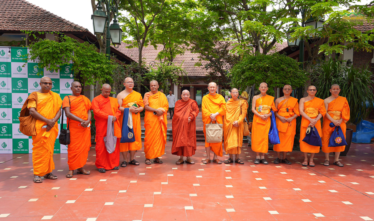 Chuyến thăm của chư Tăng nước ngoài đến Việt Nam thể hiện tinh thần hòa hợp, đoàn kết Phật giáo trên thế giới
