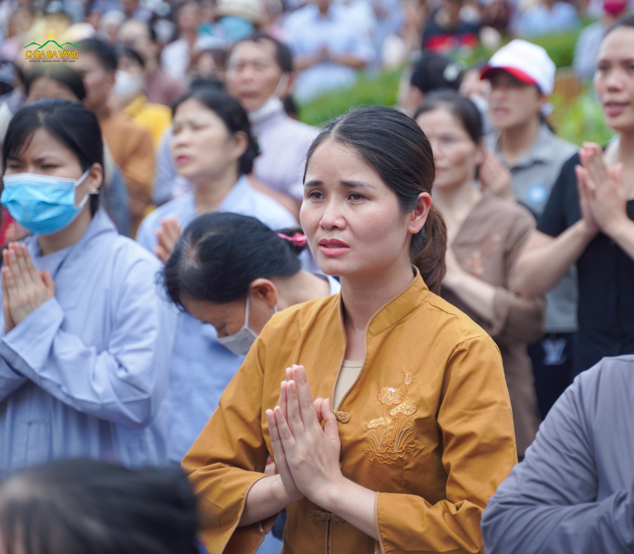 Phật tử Tuyết Mai xúc động tâm nguyện Bồ đề của Thầy Thích Trúc Thái Minh