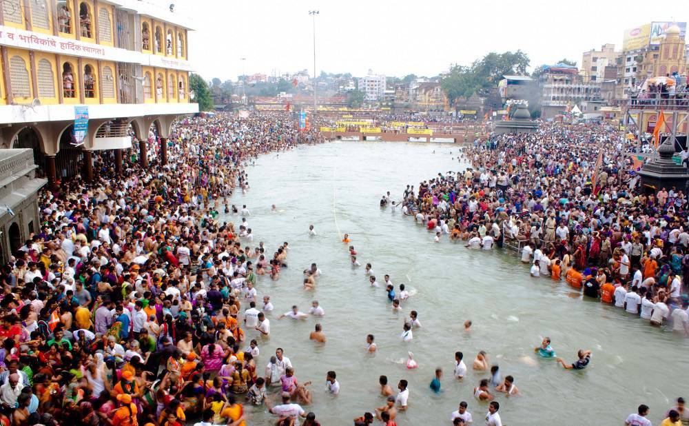 Một bộ phận người dân Ấn Độ tin rằng việc tắm sông Hằng sẽ rửa sạch tội lỗi (ảnh minh họa)
