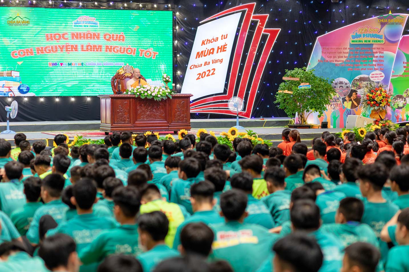 Sư Phụ Thích Trúc Thái Minh đã giảng giải cho các bạn khóa sinh học hiểu về nhân quả để trở thành một người tốt