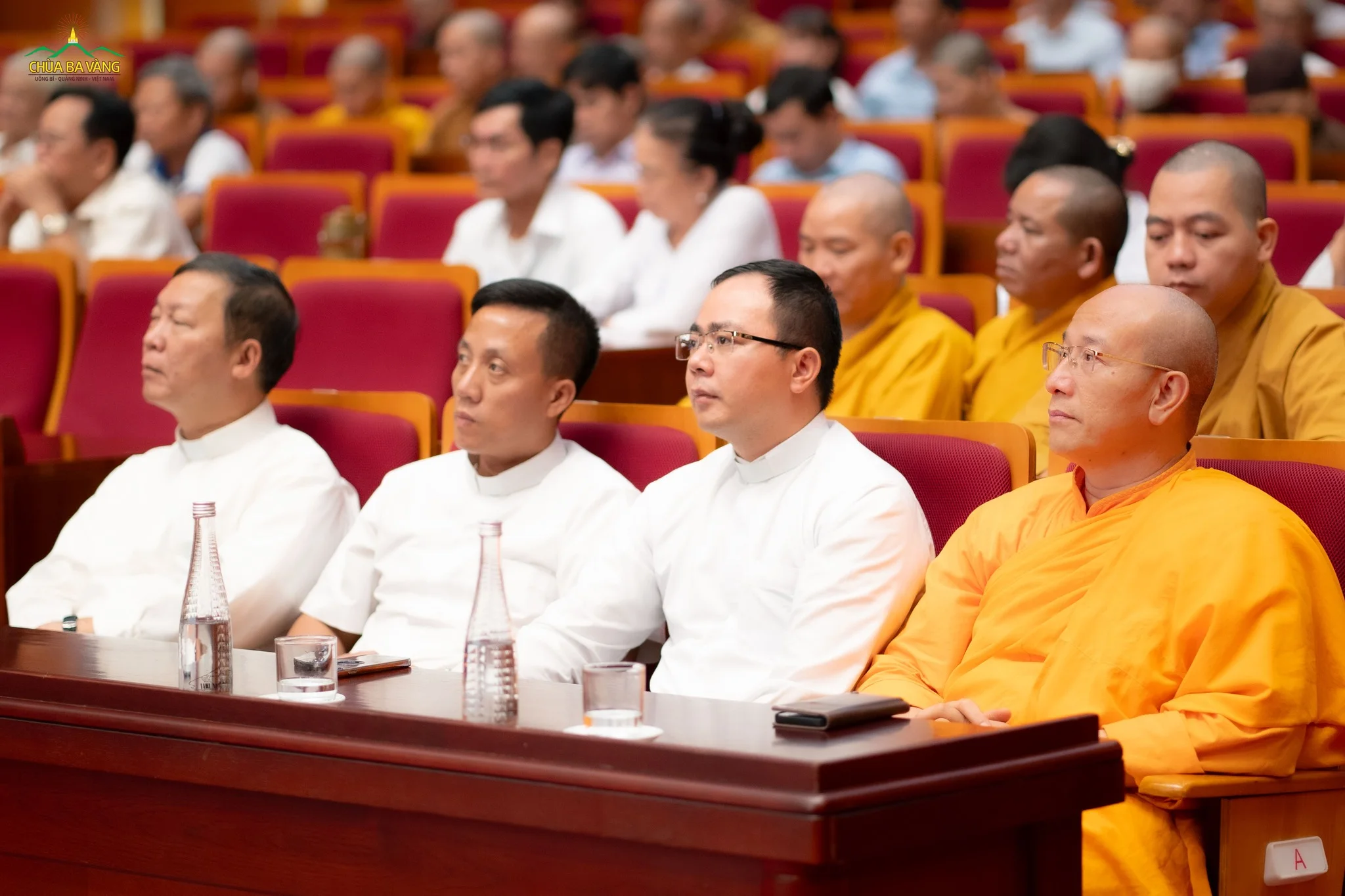 Thầy Thích Trúc Thái Minh - Phó Trưởng Ban Phật giáo Quốc tế, Phó Trưởng Ban Thông tin và Truyền thông Trung ương GHPGVN tham dự hội nghị