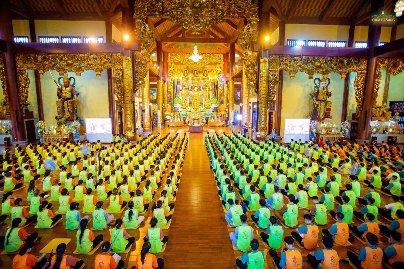 Quy y Tam Bảo là quay về nương tựa Phật, Pháp, Tăng