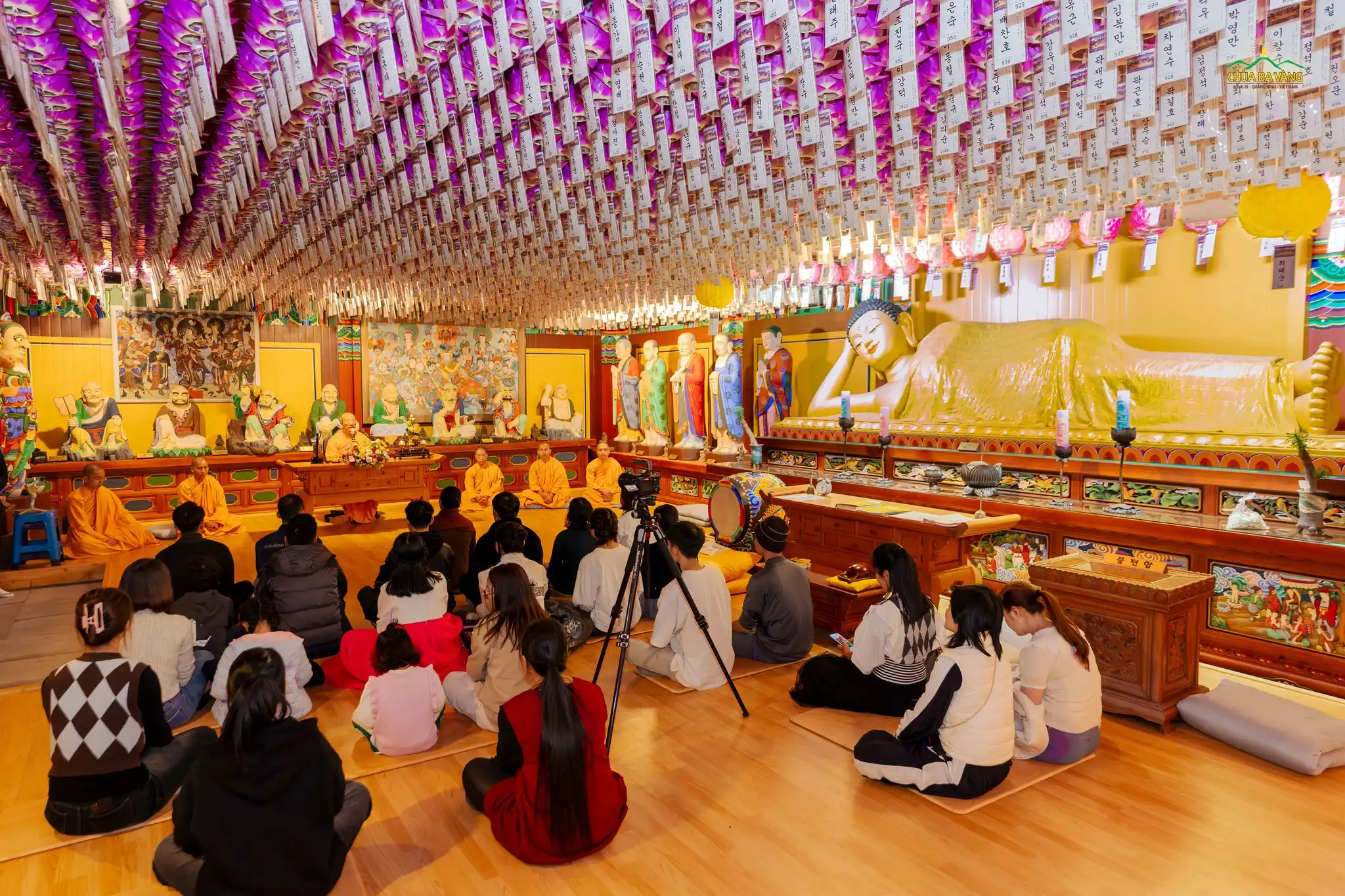 Sư Phụ chia sẻ Pháp tại chùa Đông Hải Long Cung, Hàn Quốc