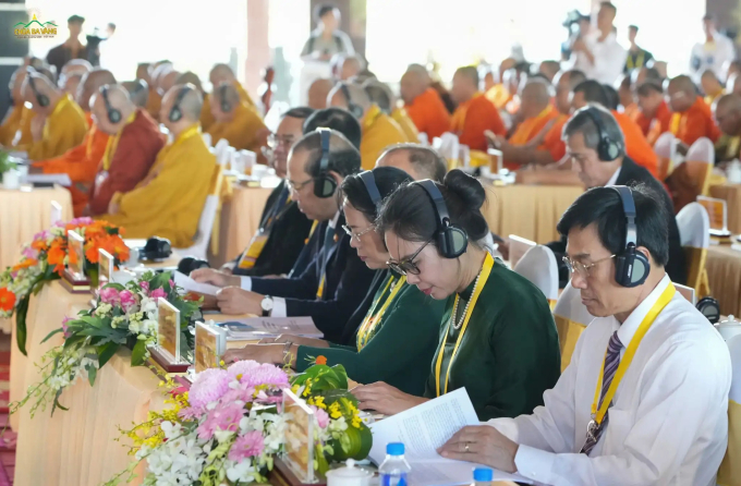 Đại diện lãnh đạo chính quyền Việt Nam tham dự Hội nghị