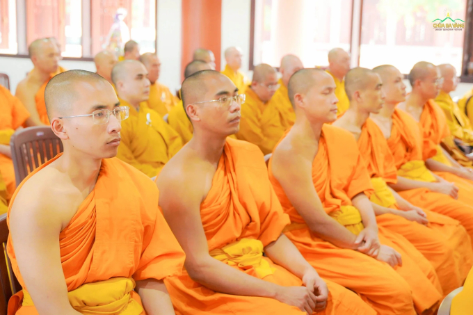 Chư Tăng chùa Ba Vàng tham dự buổi lễ