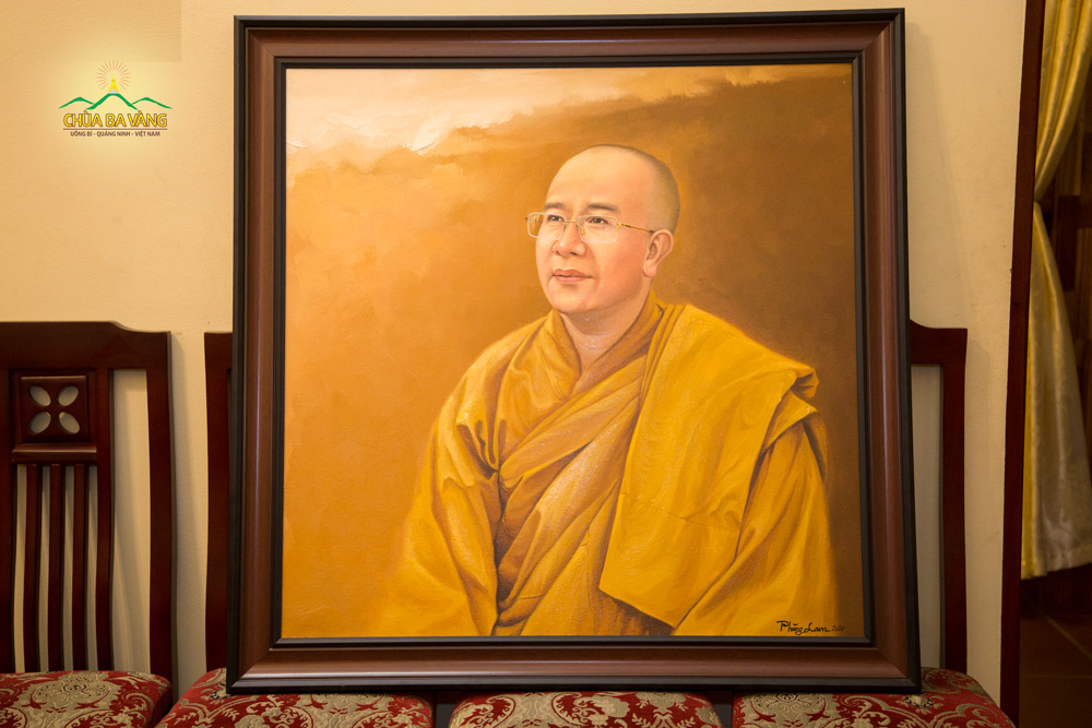 Bức tranh vẽ hình Sư Phụ được anh Phùng Văn Lam vẽ rất chau chuốt, tỉ mỉ đến từng chi tiết bằng cả tấm lòng thành kính