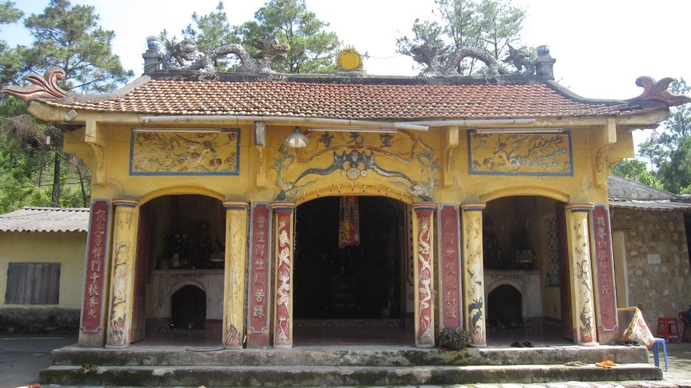 Chính điện chùa Ba Vàng cũ chỉ là ba gian nhà nhỏ
