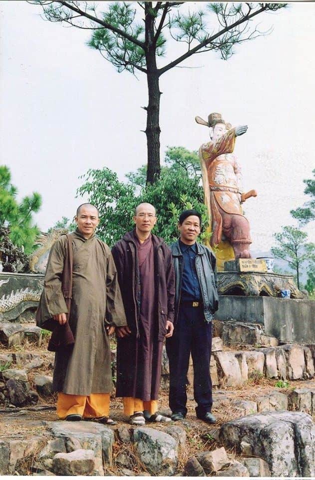 Hình ảnh Sư Phụ ở chùa cũ