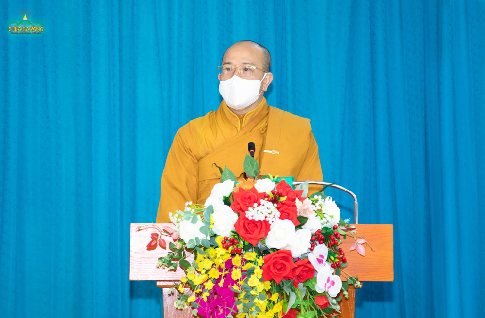 Phát biểu tại buổi trao tặng, Sư Phụ bày tỏ rằng, chùa Ba Vàng sẵn sàng đồng hành cùng Ủy ban Mặt trận Tổ quốc thành phố trong các hoạt động an sinh xã hội