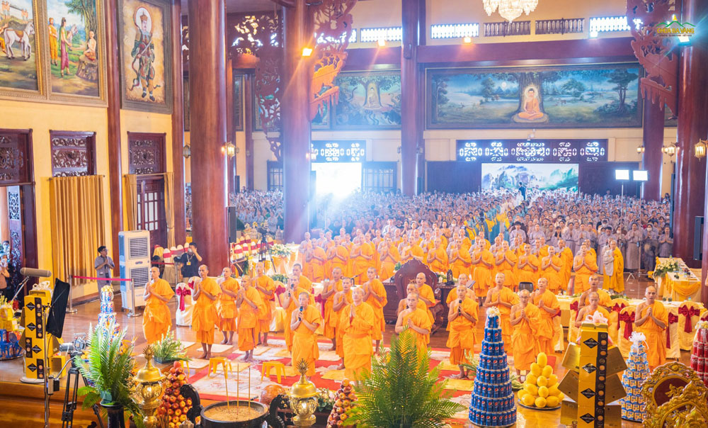 Thể theo lời thỉnh cầu của Nhân dân, Phật tử; Sư Phụ Thích Trúc Thái Minh cùng chư Tăng tác lễ cầu siêu, hóa giải oán kết cho hương linh thai nhi theo nghi thức Phật giáo (Ảnh năm 2022)