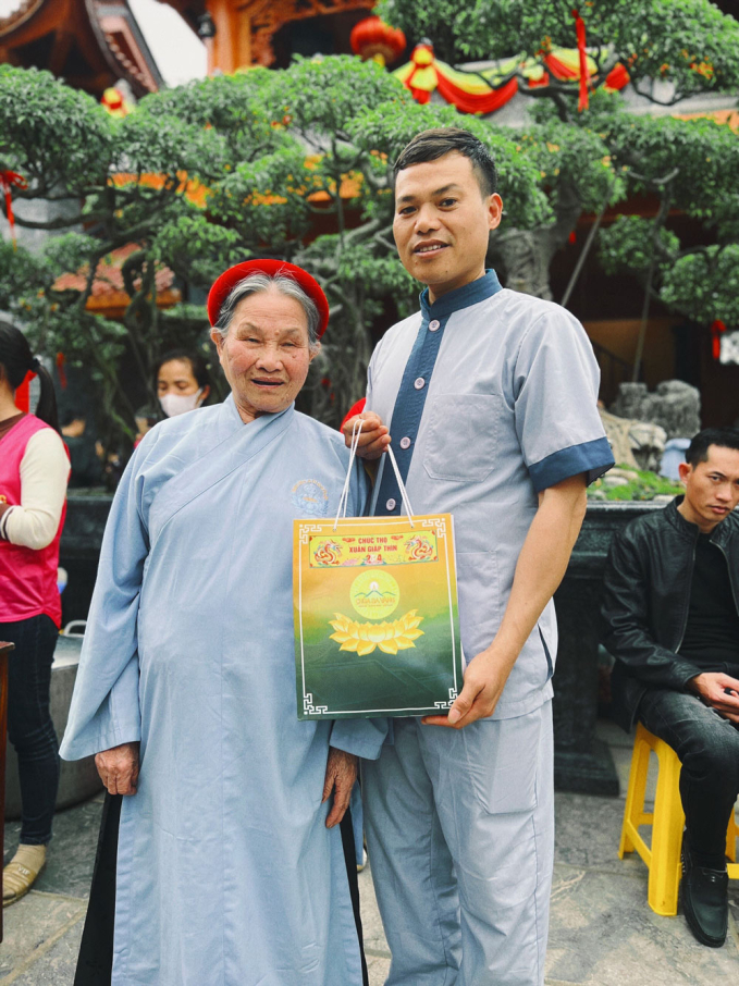 Giúp mẹ biết đến Phật Pháp là điều khiến anh Lê Tài Hùng cảm thấy mãn nguyện