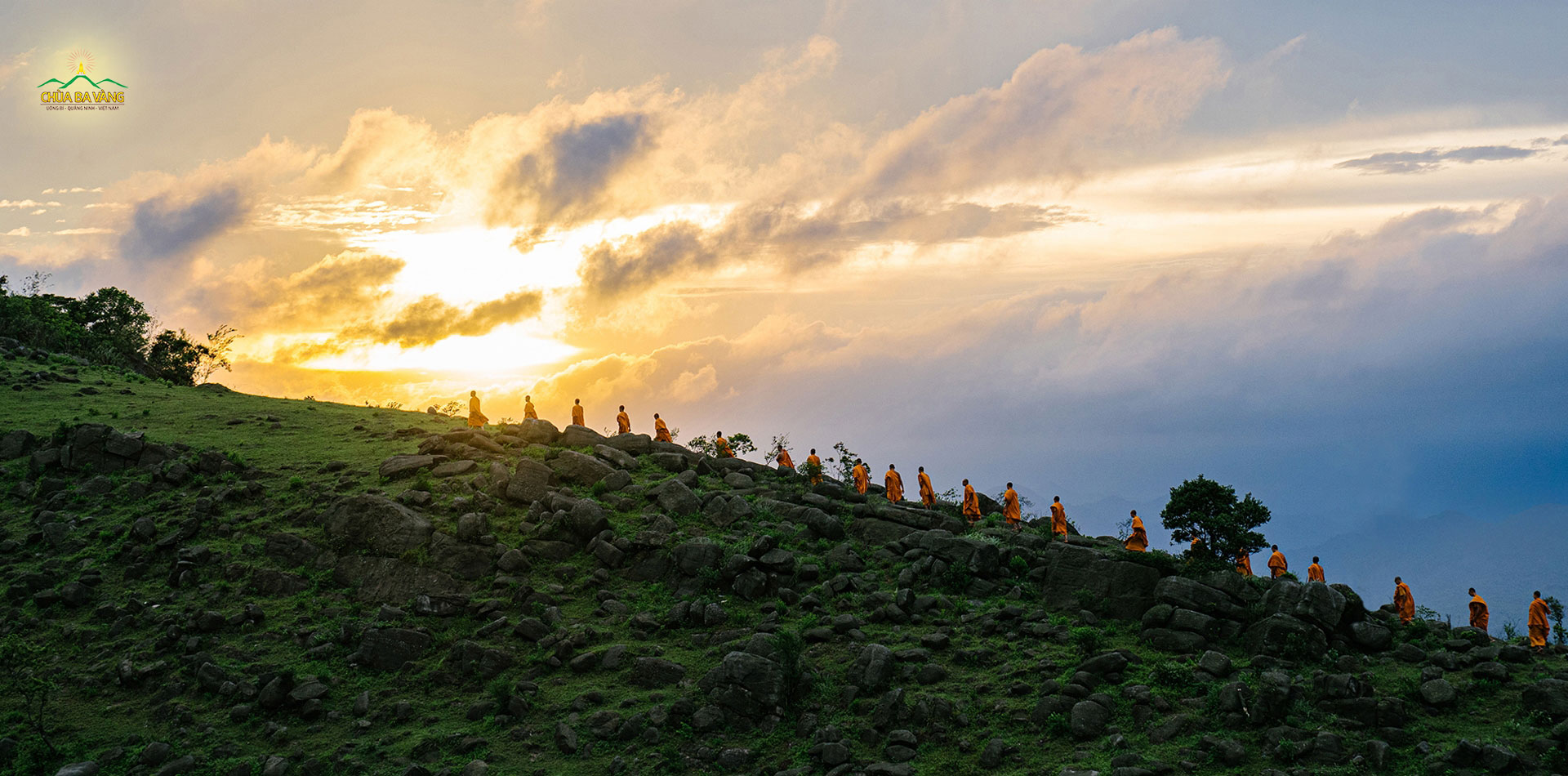 Núi Thành Đẳng - nơi có dấu chân của Thánh tổ Trần Nhân Tông - cũng là nơi chư Tăng chùa Ba Vàng tu tập hạnh đầu đà