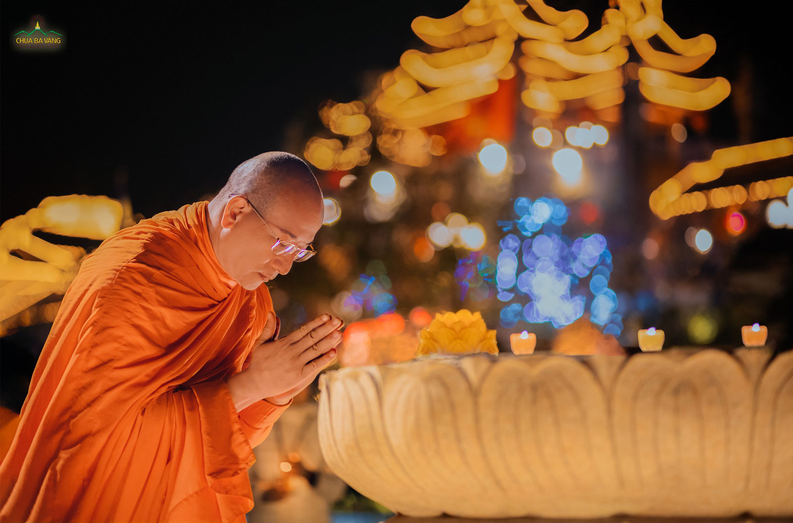 Kính lễ tôn tướng bàn chân Đức Phật, xin Ngài che chở, dìu dắt cho chúng sinh đi trên con đường sáng trí tuệ và tránh xa mọi khổ đau, chướng nạn của thế gian…