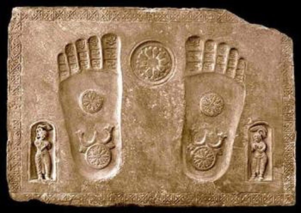 Dấu ấn bàn chân Phật được vua A Dục cho xây dựng tại Bồ Đề Đạo Tràng