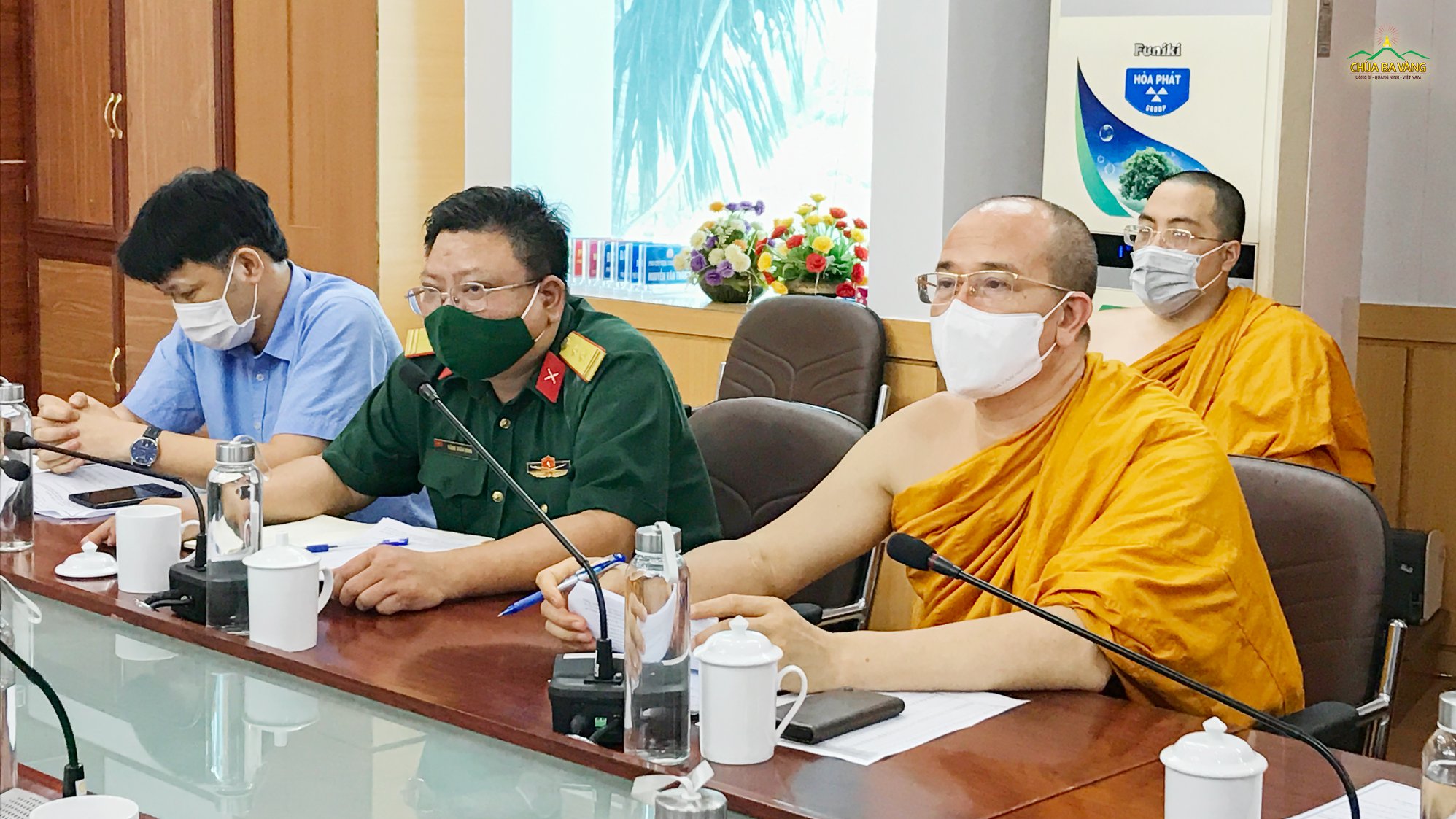 Tham dự cuộc họp, Sư Phụ Thích Trúc Thái Minh hoàn toàn nhất trí và ủng hộ cao với đề xuất lựa chọn chùa Ba Vàng là một trong những điểm cách ly tập trung nếu dịch bùng phát tại thành phố Uông Bí
