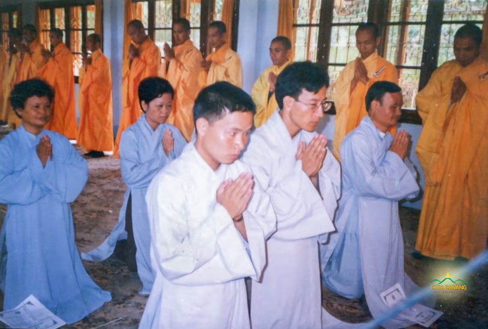 Thầy Thích Trúc Thái Minh trong buổi lễ Phát tâm Bồ đề tại Thiền Viện Trúc Lâm Đà Lạt