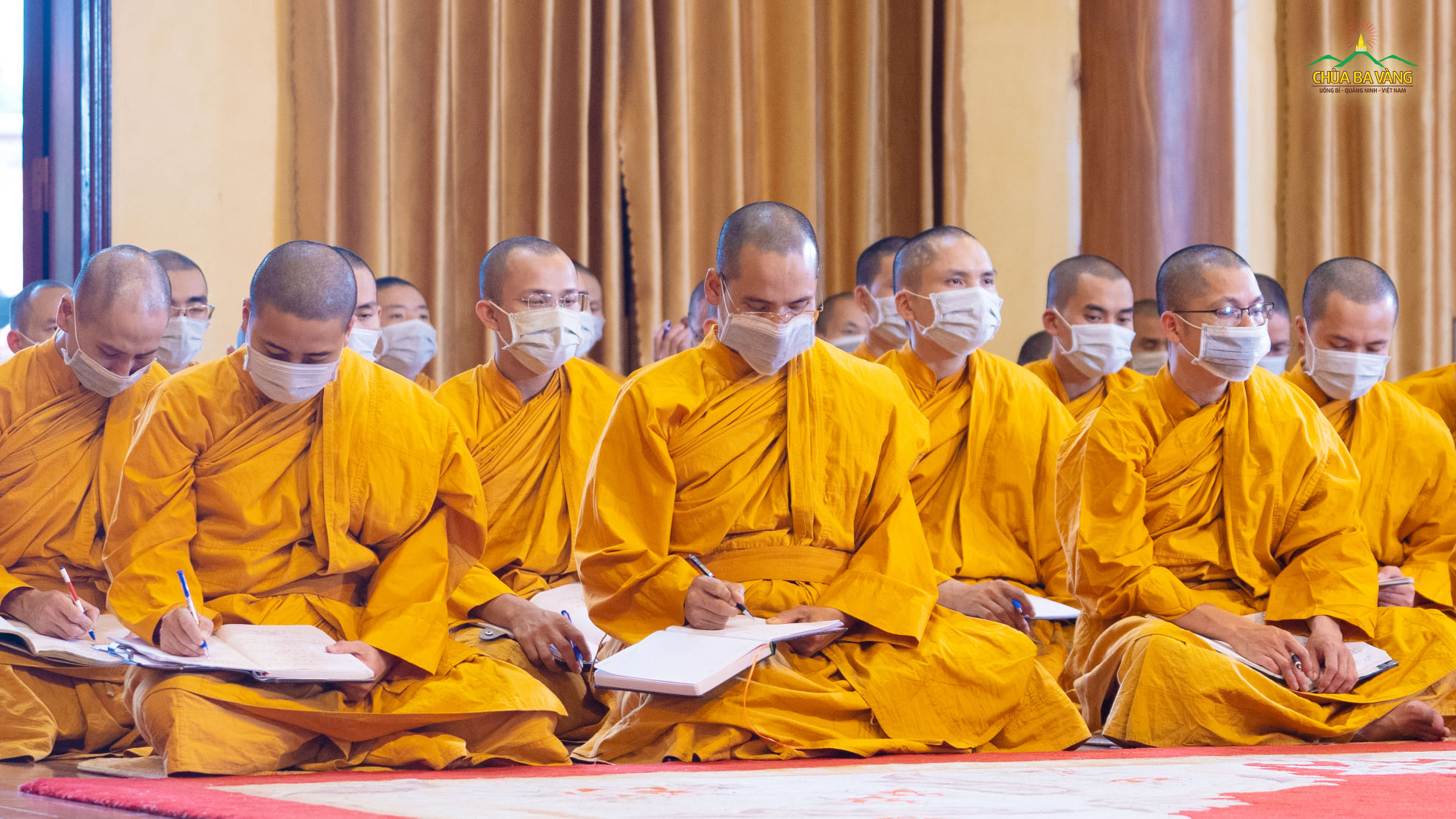 Chư Tăng chùa Ba Vàng ghi chép lại lời giảng của Sư Phụ Thích Trúc Thái Minh