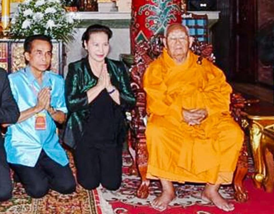 Nguyên Chủ tịch quốc hội Nguyễn Thị Kim Ngân trong chuyển viếng thăm Tăng trưởng An Nam Tông Thái Lan tại chùa Sunthorn Pradit, trong thời kì đương nhiệm