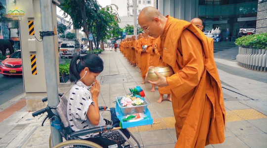 Khất thực Thái Lan | bước chân trần giữa thủ đô Bangkok (phần 1)