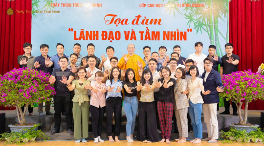 Trải nghiệm đặc biệt ý nghĩa của đoàn Lớp cao học QTKD trường ĐH Kinh Tế Quốc Dân tại chùa Ba Vàng