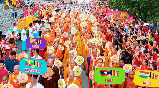Ấn tượng của chư Tăng, du khách trong và ngoài nước khi tham gia Đại lễ Phật đản chùa Ba Vàng 2023